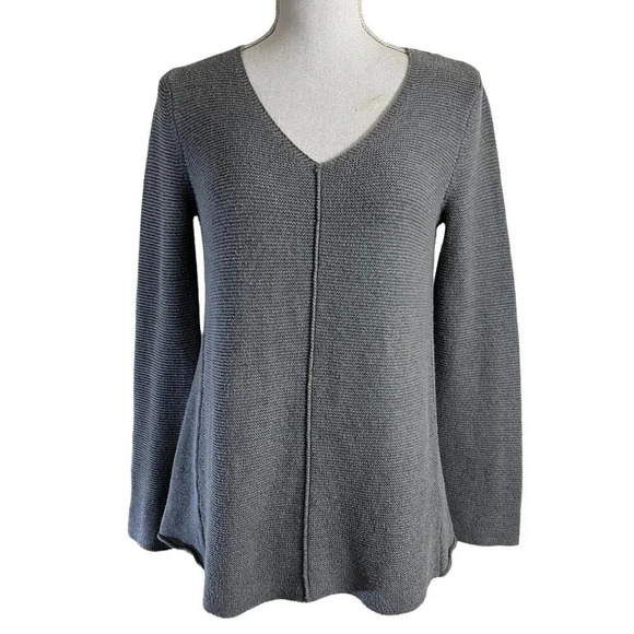 August Silk Light Gray Sweater Size Medium V Neck Long Sleeves Pullover Knit Top - Picture 1 of 6